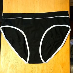 Junior's XL Full coverage Cotton Bikini Underwear. Package of 6. New